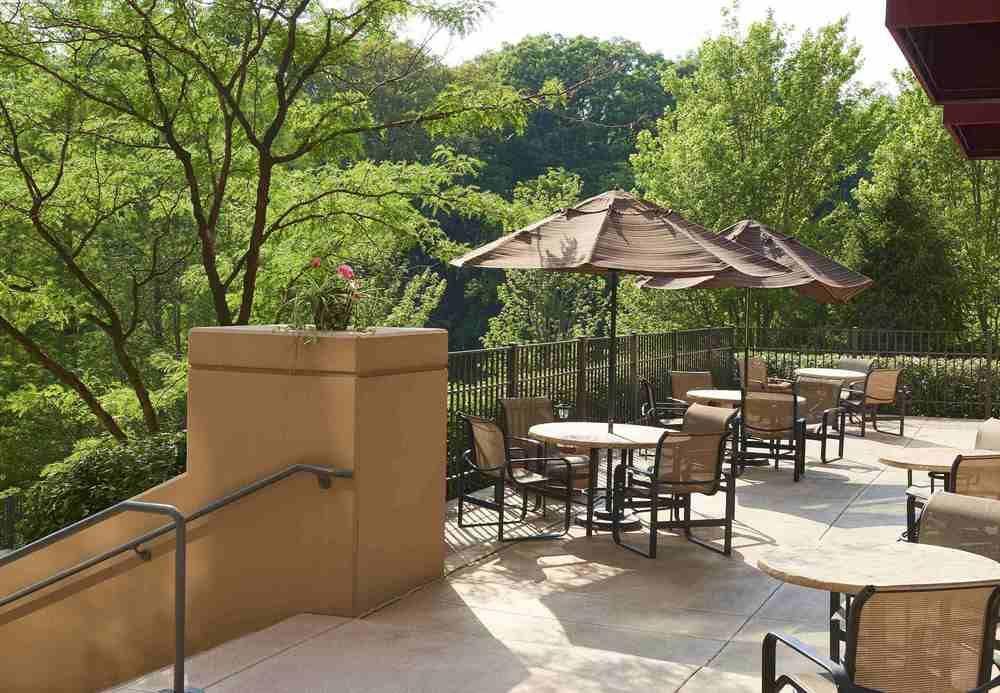 Отель Marriott St. Louis West Честерфилд Экстерьер фото