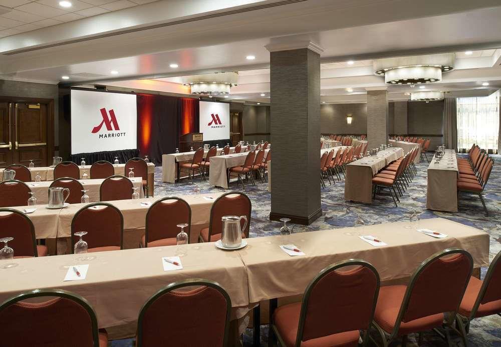 Отель Marriott St. Louis West Честерфилд Экстерьер фото