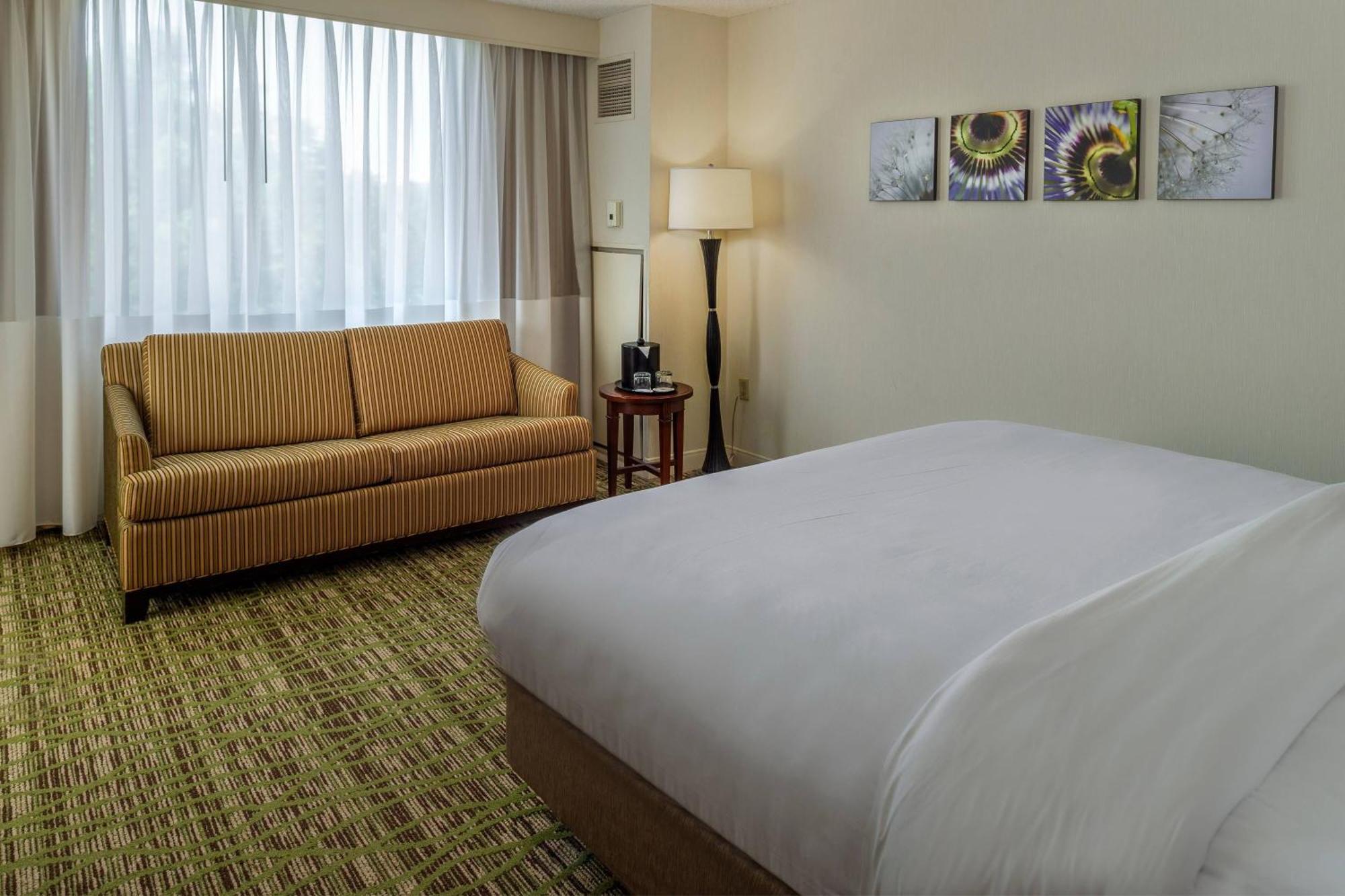 Отель Marriott St. Louis West Честерфилд Экстерьер фото