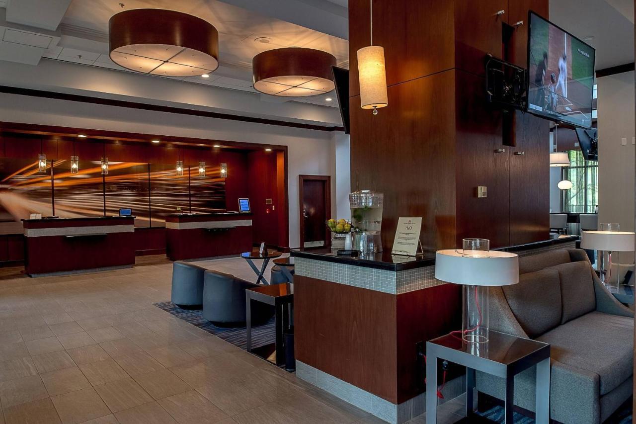 Отель Marriott St. Louis West Честерфилд Экстерьер фото